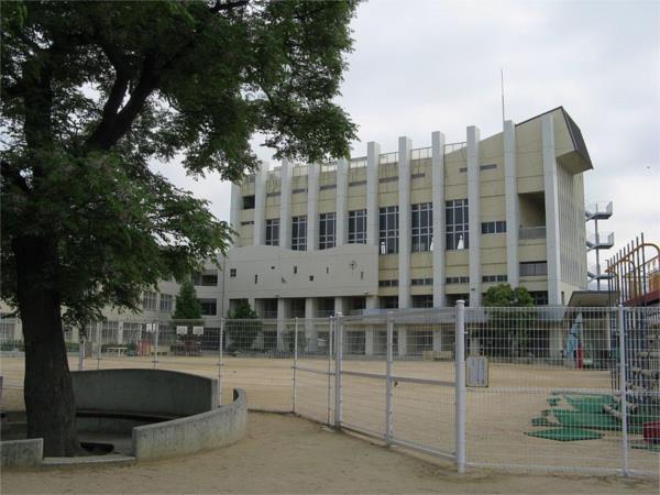 若宮小学校：270m