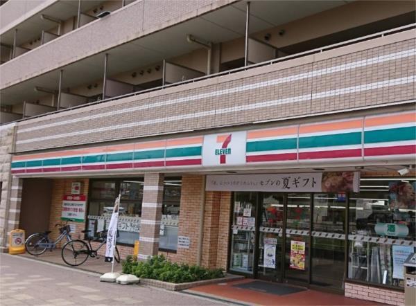 セブンイレブン JR塚口駅前店：884m