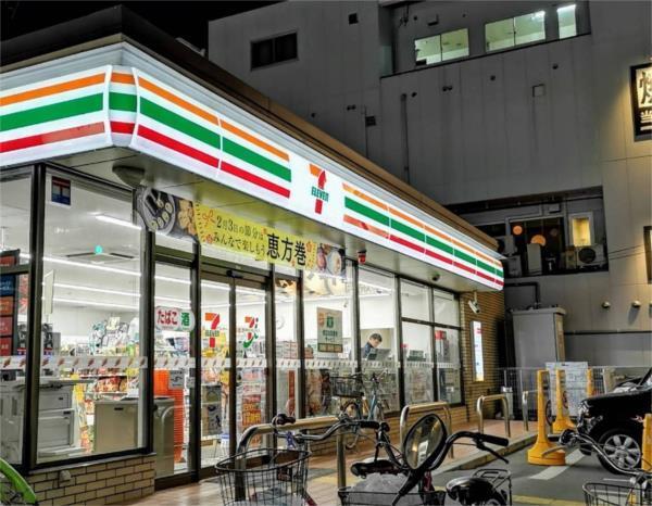 セブンイレブン 阪急塚口駅南店：691m