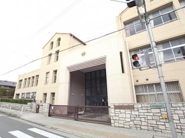 西須磨小学校：348m
