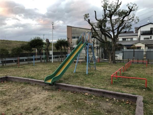 上津島二丁目児童遊園：660m