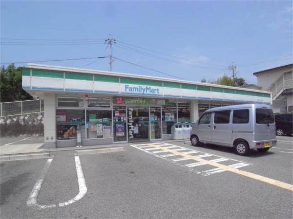 ﾌｧﾐﾘｰﾏｰﾄ 玉津ｲﾝﾀｰ北店：546m