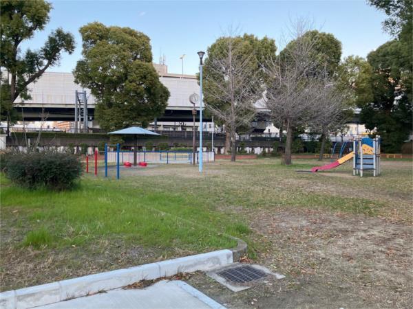 出来島西公園：318m