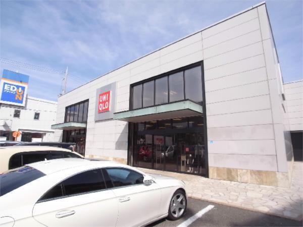 ユニクロ大蔵谷店：818m