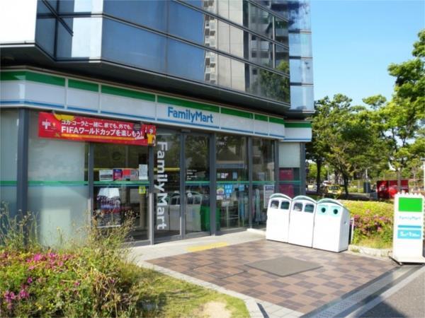 ﾌｧﾐﾘｰﾏｰﾄ 西神南店：503m