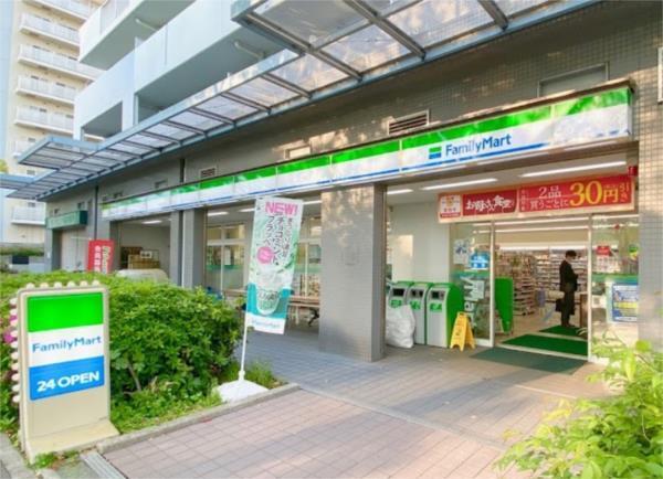 ファミリーマート 陸前屋六甲アイランド店：5m