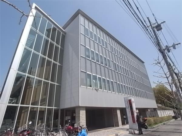 ハローワークナダ：232m