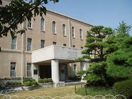 神戸大学附属図書館保健科学図書室：933m