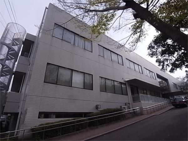 総合病院：704m