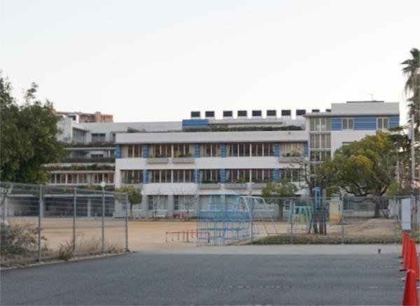 浜脇小学校：425m