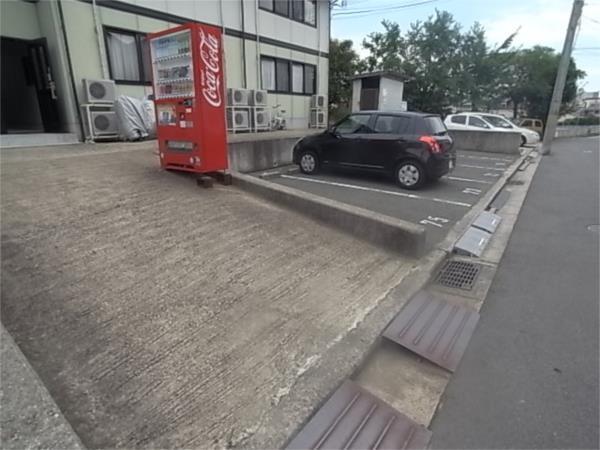 西舞子グリーンハウス 駐車場