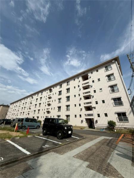 神陵台厚生年金住宅5号棟 エントランス
