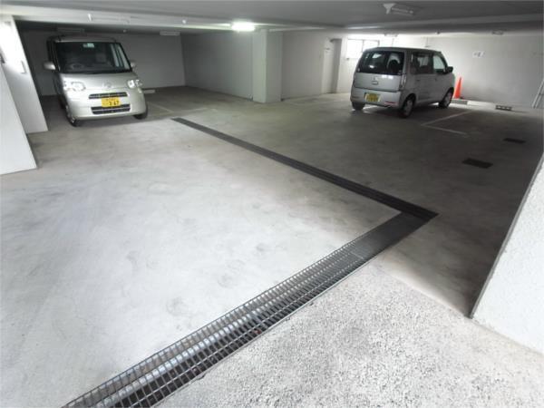 ベルトピア塩屋I 駐車場