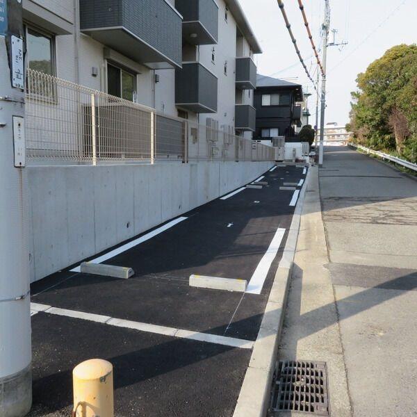 YKメゾン舞子台 駐車場
