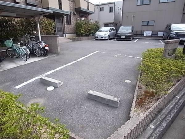 エトワール白水 駐車場