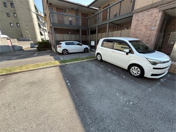 サン･ボナール 駐車場