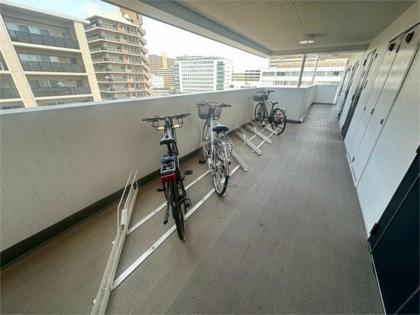 レジュールアッシュ尼崎駅前 駐車場