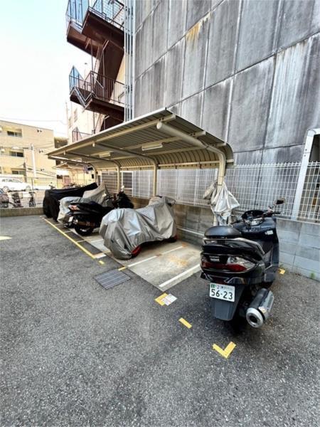 アリビオ立花I 駐車場