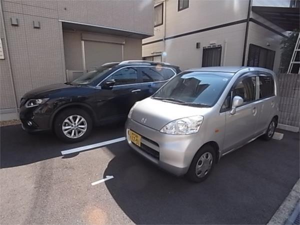 ラ・メゾンアンソレイエ板宿 駐車場