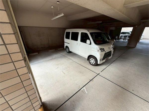 ハウゼ富士 駐車場