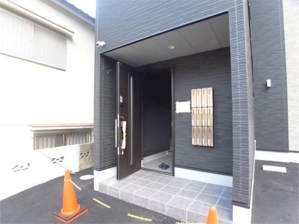 プレジール妙法寺（301） エントランス