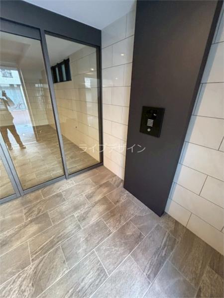 レーヴメゾン出屋敷 エントランス