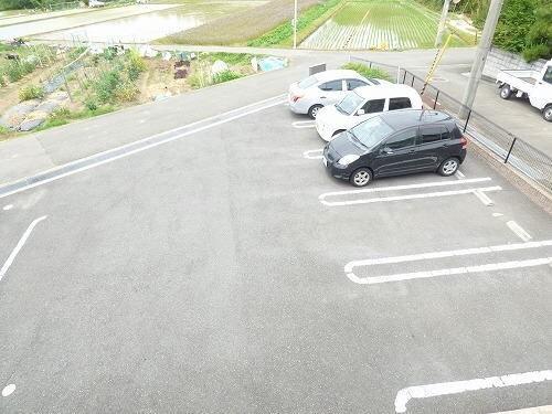 明石市魚住町金ケ崎アパート 駐車場