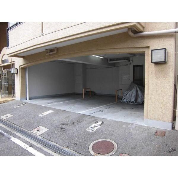 Collection塚口本町 駐車場