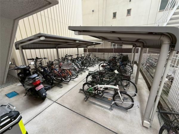 プラチナコートII 駐車場