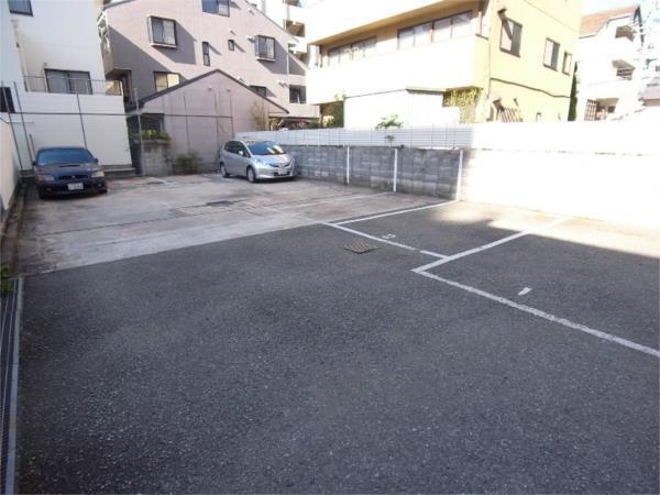 ルミエール明石 駐車場