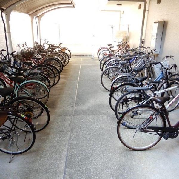 SOLO伊丹中央 駐車場