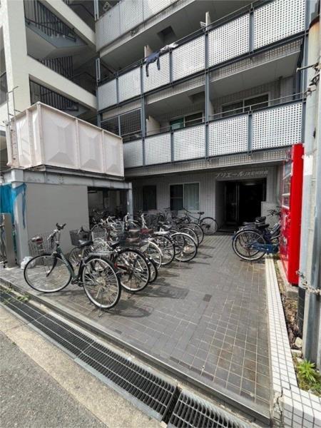 プリエールＪＲ尼崎 駐車場