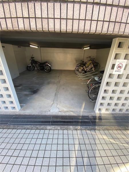 レガーロ 駐車場