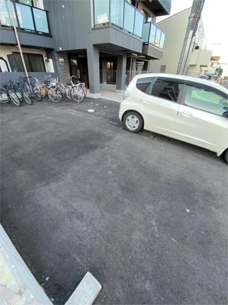 ラ・ポルテ武庫之荘 駐車場