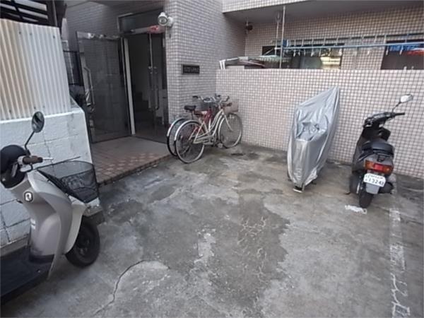 サンフローレ千代ヶ丘 駐車場