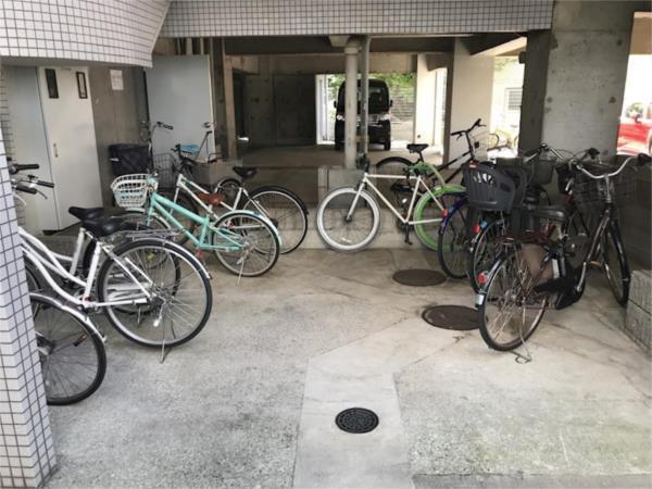 メゾンチェリーアヴェニュー 駐車場
