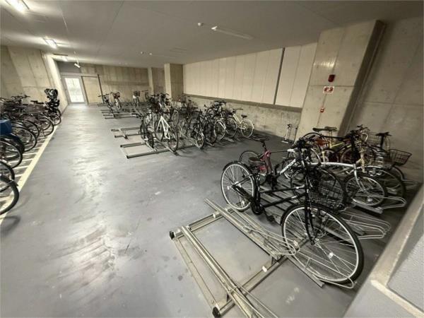 ベルファース尼崎 駐車場