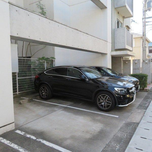 ＣＲＹＳＴＡ荒牧 駐車場