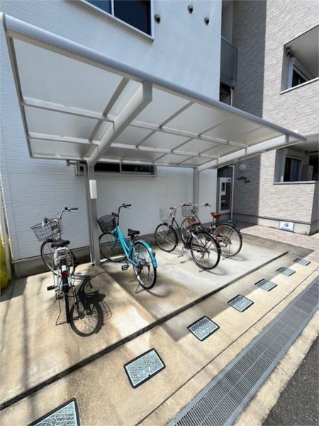 ALEGRIA猪名寺 駐車場