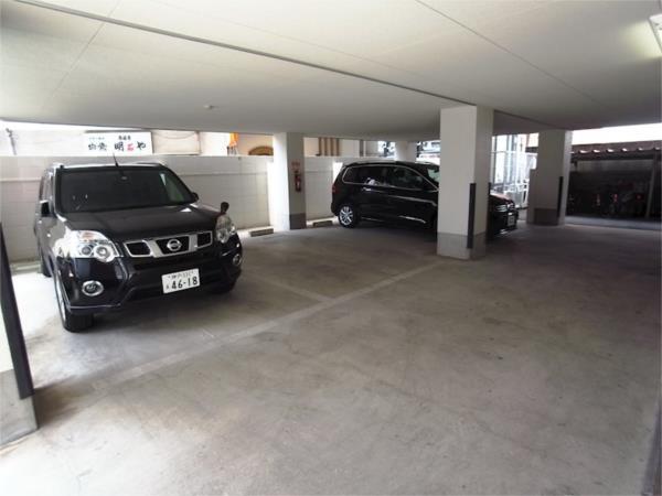 クレール松の内 駐車場