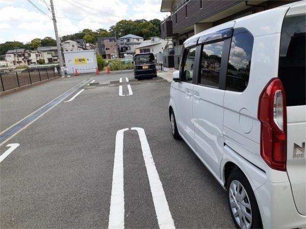 グラン　オーブ 駐車場