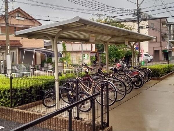 レオパレスカリヨ尼崎 駐車場