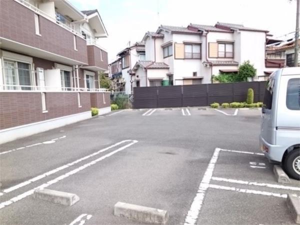 プラシード 駐車場