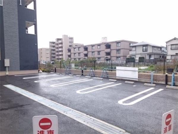 フロムワン 駐車場