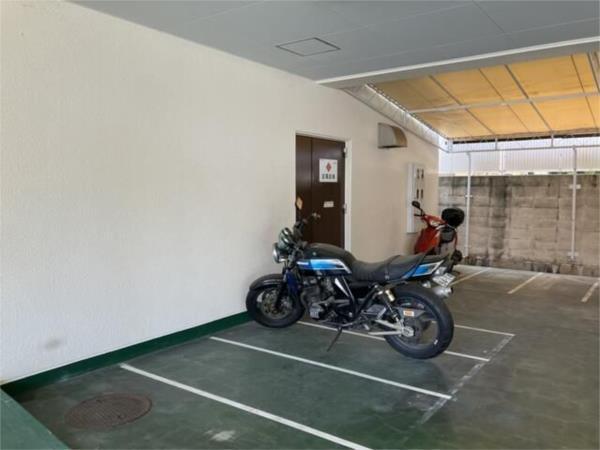 オーラコート杭瀬 駐車場