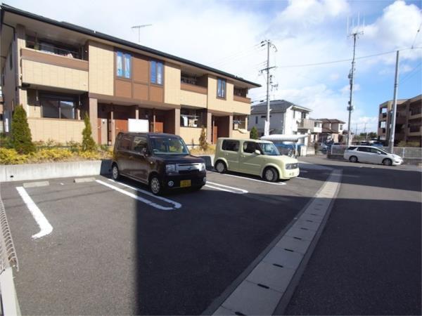 ラフレシールII（201） 駐車場