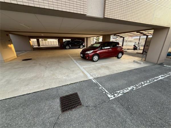 グランドール南野 駐車場