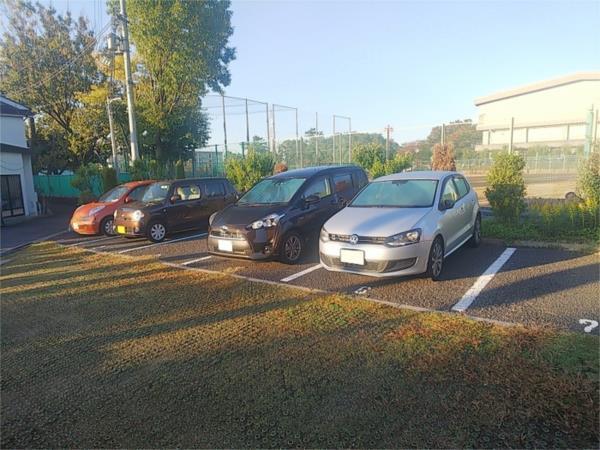 ル･ラルゴ 駐車場