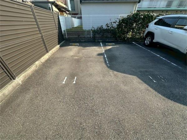 ＦＬＯＲＥＡＲ潮江 駐車場