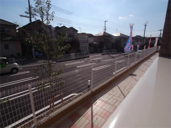 クレモンティーヌA棟 駐車場